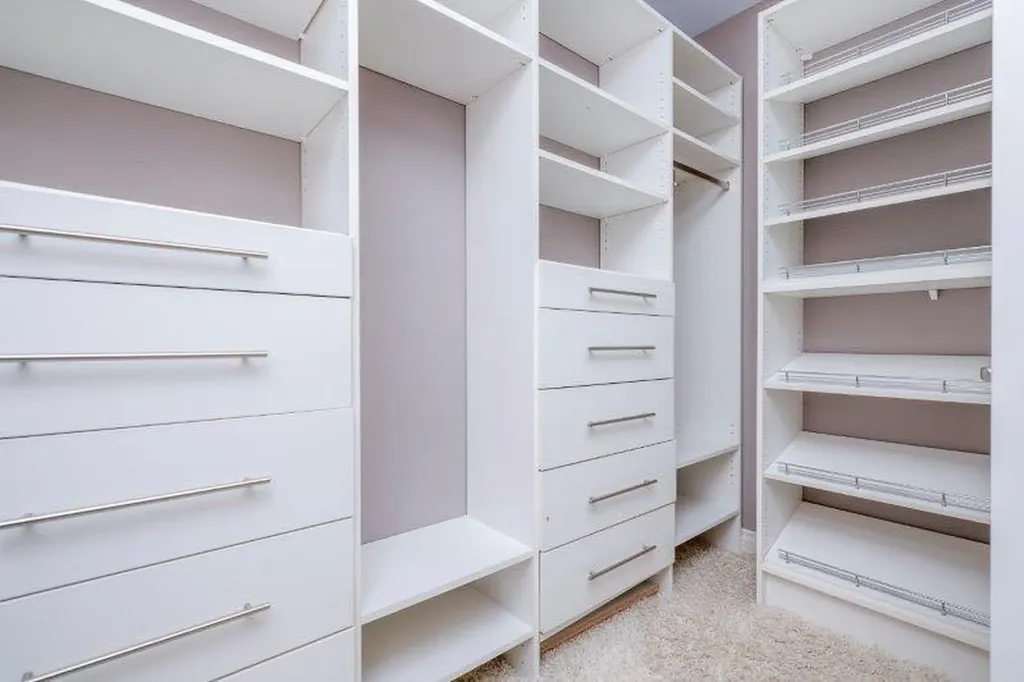1 Murmansk Way SW Calgary AB T3E 7A8