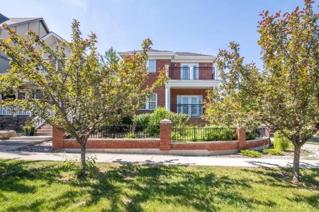 1 Murmansk Way SW Calgary AB T3E 7A8