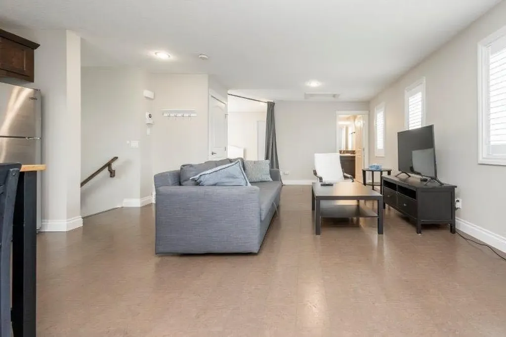 1 Murmansk Way SW Calgary AB T3E 7A8