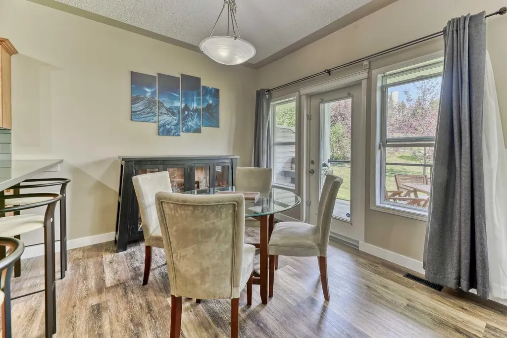 406 Rocky Vista Gardens NW Calgary AB T3G 5V1