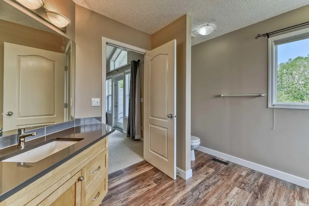 406 Rocky Vista Gardens NW Calgary AB T3G 5V1