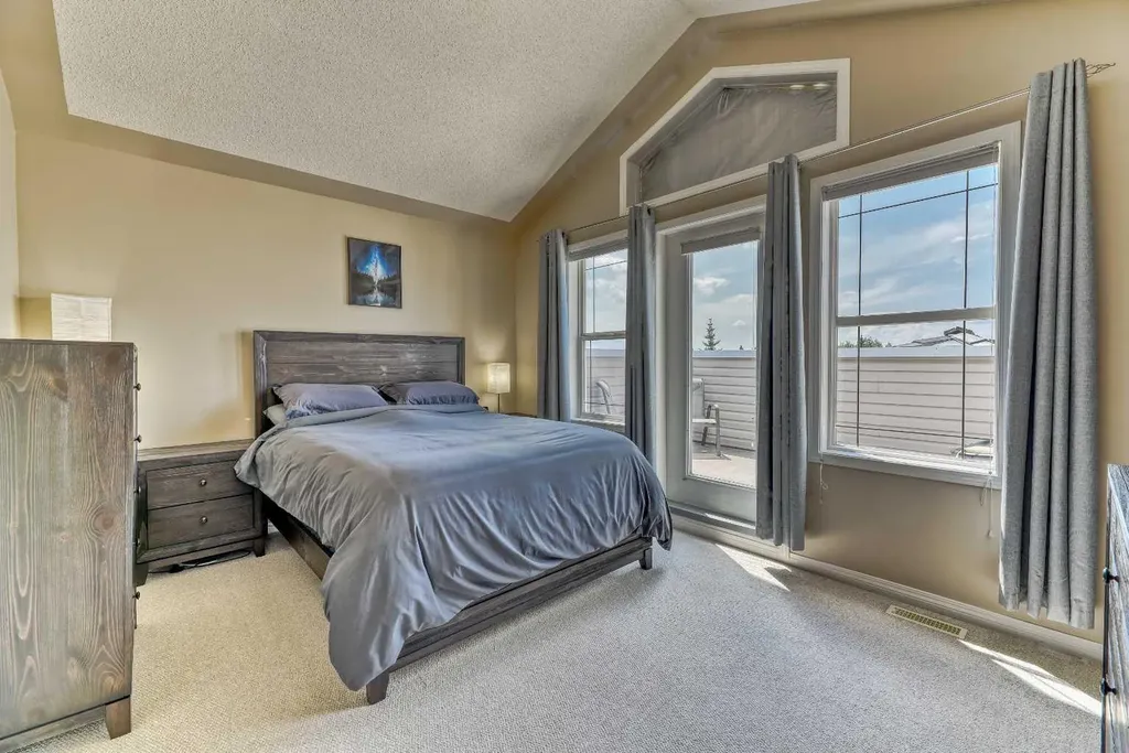 406 Rocky Vista Gardens NW Calgary AB T3G 5V1