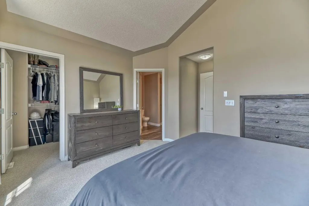 406 Rocky Vista Gardens NW Calgary AB T3G 5V1