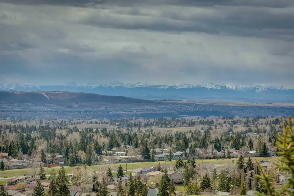 55 Edenstone View NW Calgary AB T3A 4T4