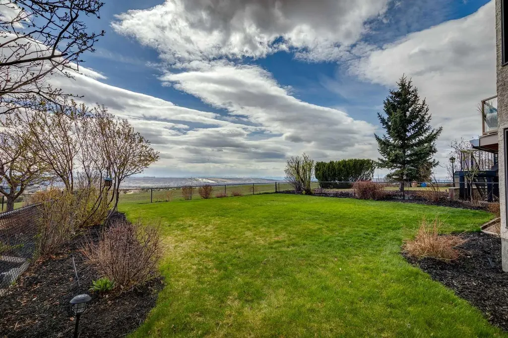 55 Edenstone View NW Calgary AB T3A 4T4