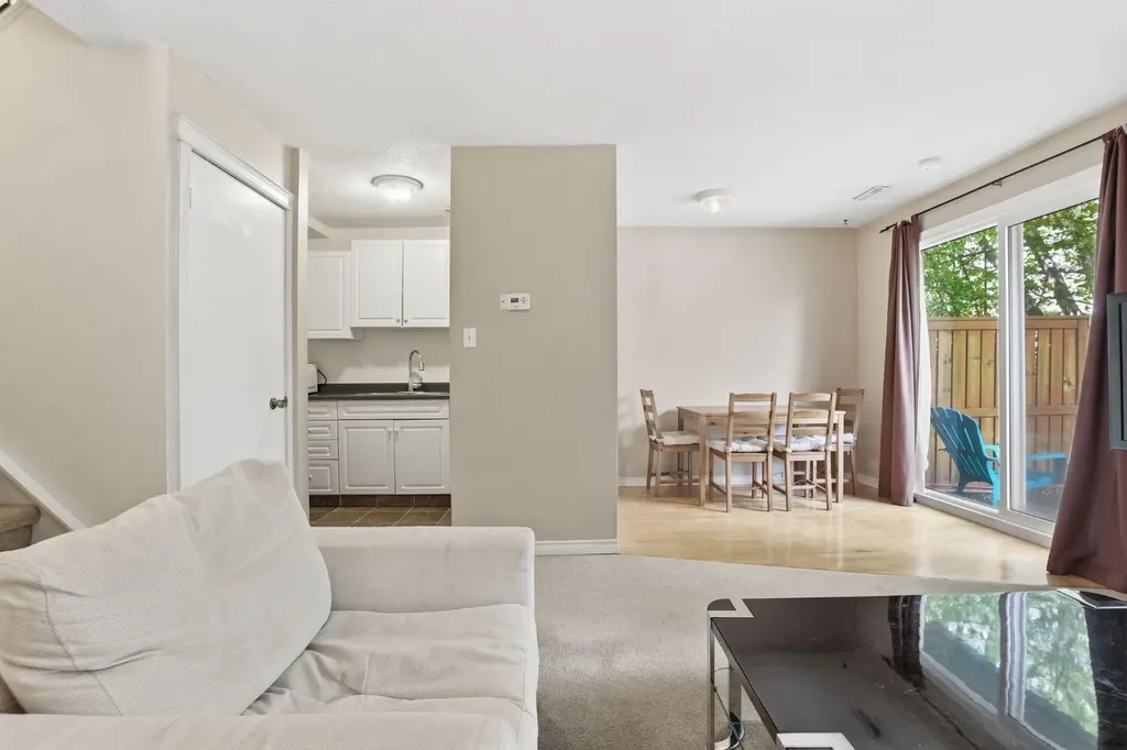 4740 Dalton Drive NW Calgary AB T3A 2H4