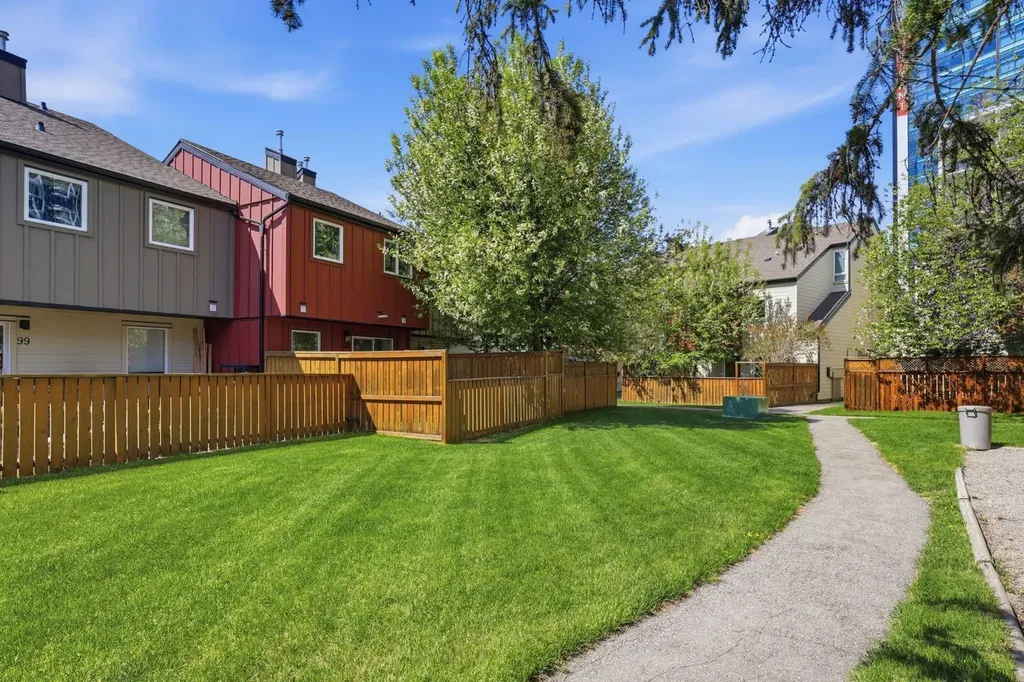 4740 Dalton Drive NW Calgary AB T3A 2H4