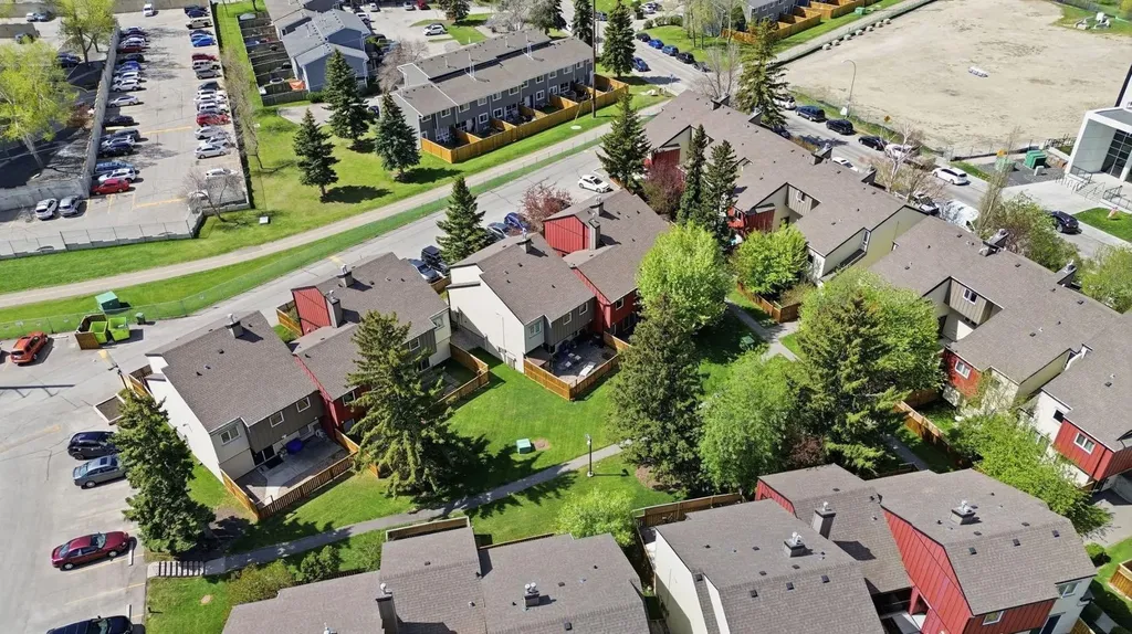 4740 Dalton Drive NW Calgary AB T3A 2H4