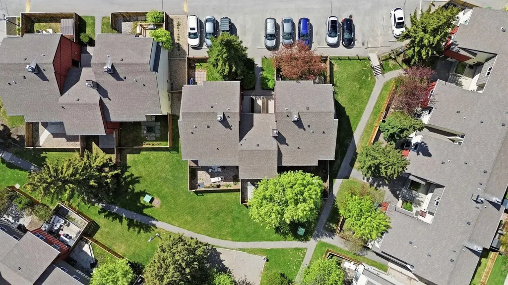 4740 Dalton Drive NW Calgary AB T3A 2H4