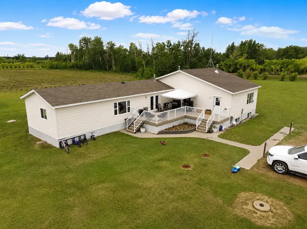 15137 Twp 1052 Rural Mackenzie County AB T0H2H0