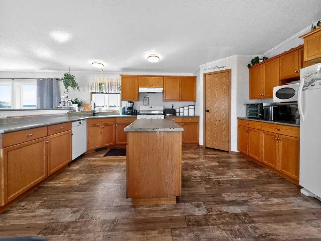 15137 Twp 1052 Rural Mackenzie County AB T0H2H0