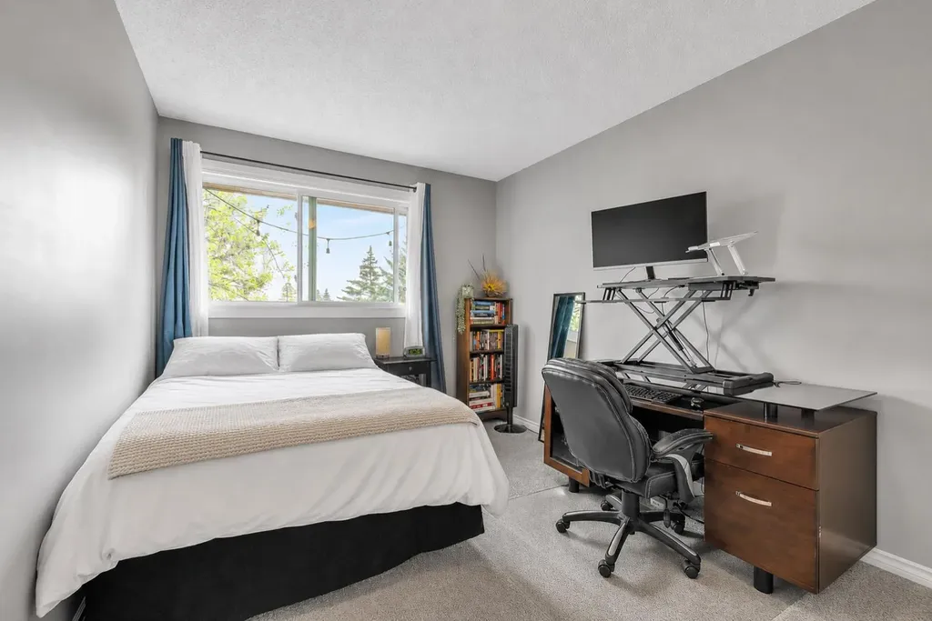 1001 68 Avenue SW Calgary AB T2V 4X1