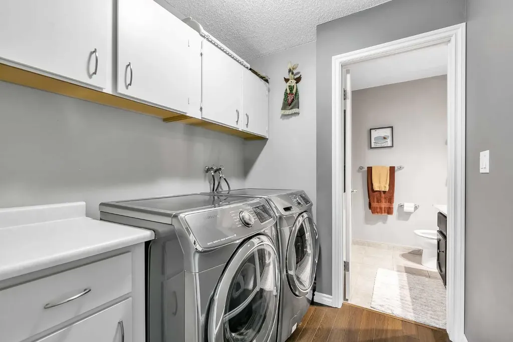 1001 68 Avenue SW Calgary AB T2V 4X1
