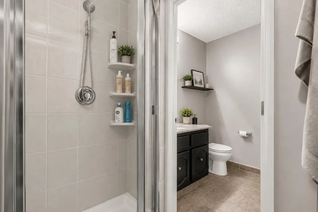 1001 68 Avenue SW Calgary AB T2V 4X1