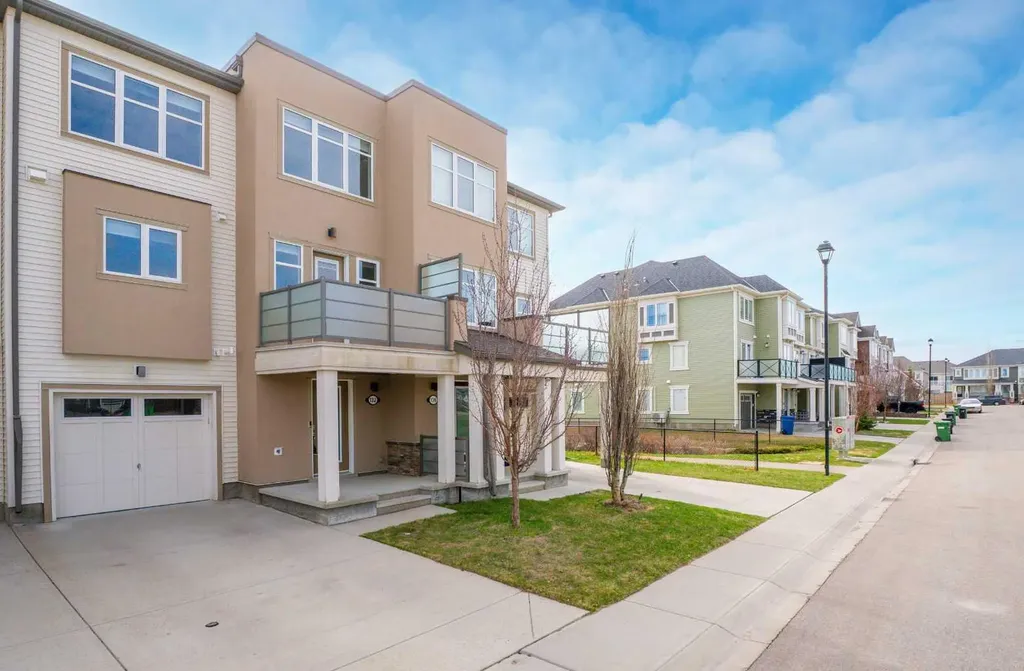 132 Windford Grove SW Airdrie AB T4B 4A5