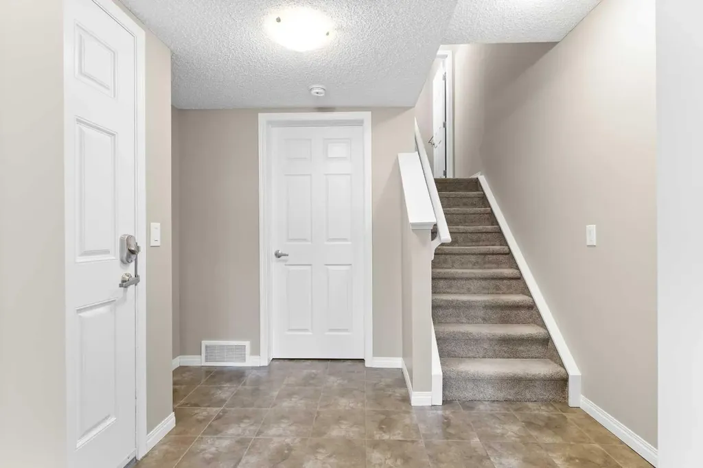 132 Windford Grove SW Airdrie AB T4B 4A5