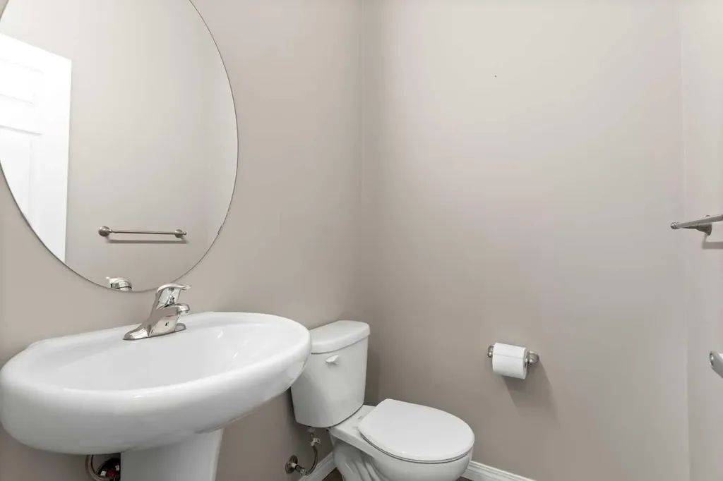 132 Windford Grove SW Airdrie AB T4B 4A5