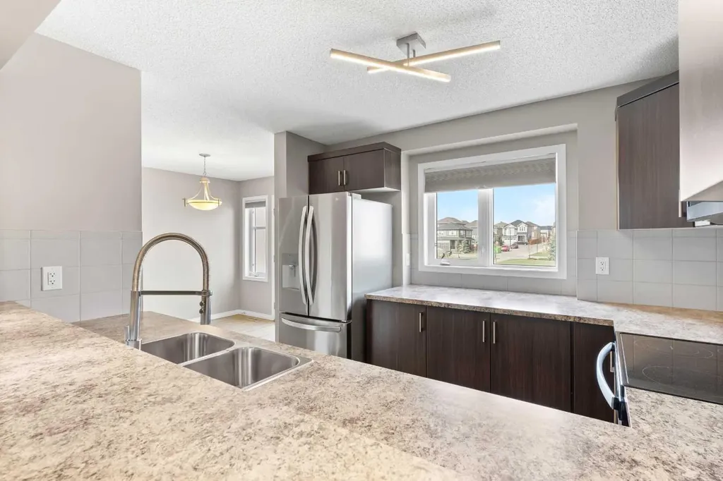 132 Windford Grove SW Airdrie AB T4B 4A5