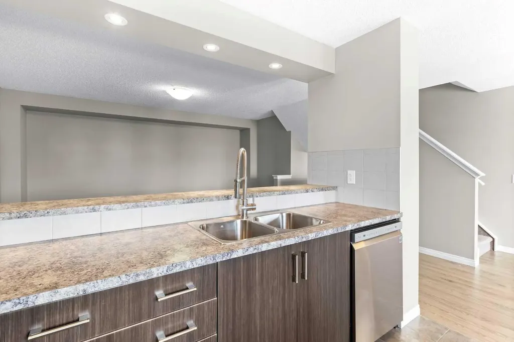 132 Windford Grove SW Airdrie AB T4B 4A5