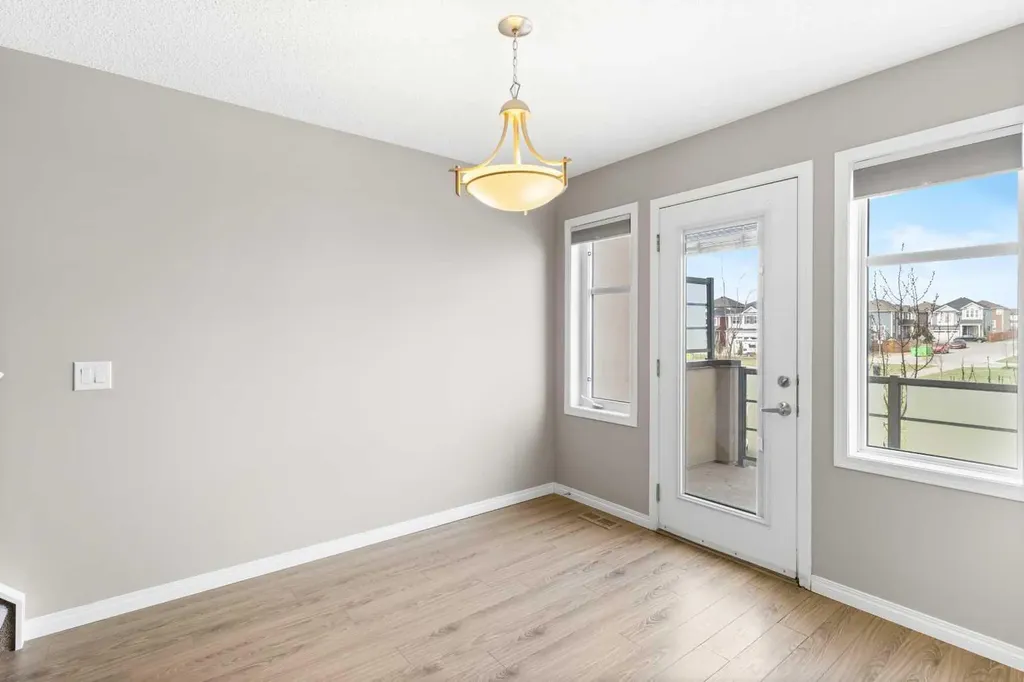 132 Windford Grove SW Airdrie AB T4B 4A5