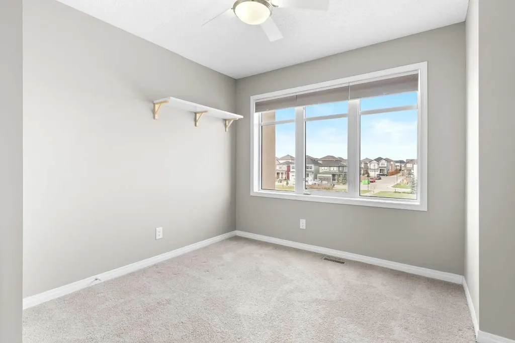132 Windford Grove SW Airdrie AB T4B 4A5