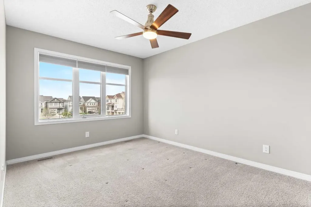132 Windford Grove SW Airdrie AB T4B 4A5