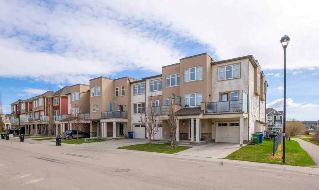 132 Windford Grove SW Airdrie AB T4B 4A5