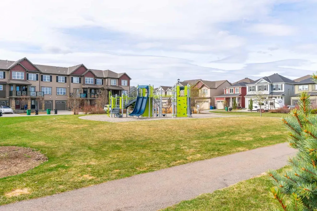 132 Windford Grove SW Airdrie AB T4B 4A5