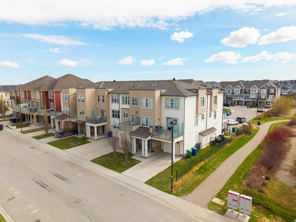 132 Windford Grove SW Airdrie AB T4B 4A5