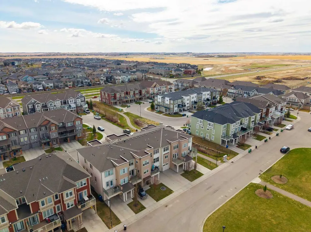 132 Windford Grove SW Airdrie AB T4B 4A5