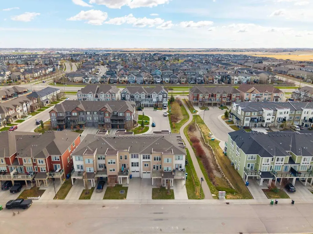 132 Windford Grove SW Airdrie AB T4B 4A5