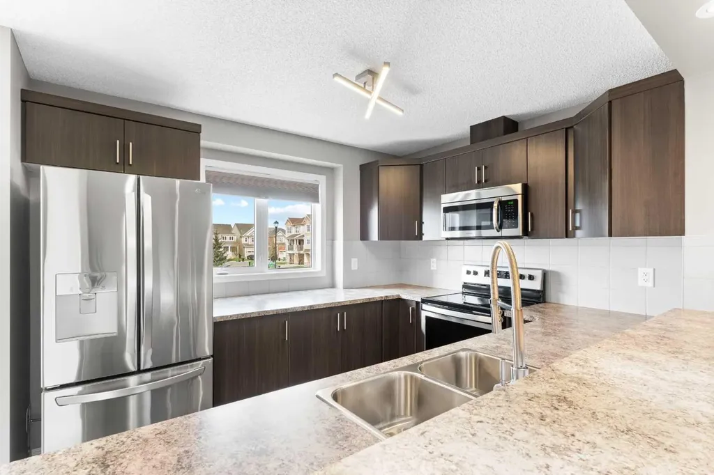 132 Windford Grove SW Airdrie AB T4B 4A5