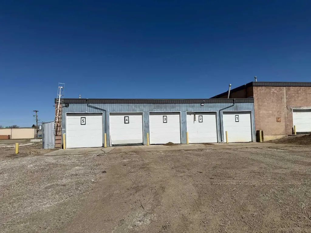 111 1 Street S Vauxhall AB T0K 2K0