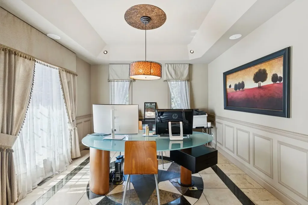 212 Aspen Meadows Place SW Calgary AB T5H 4T2
