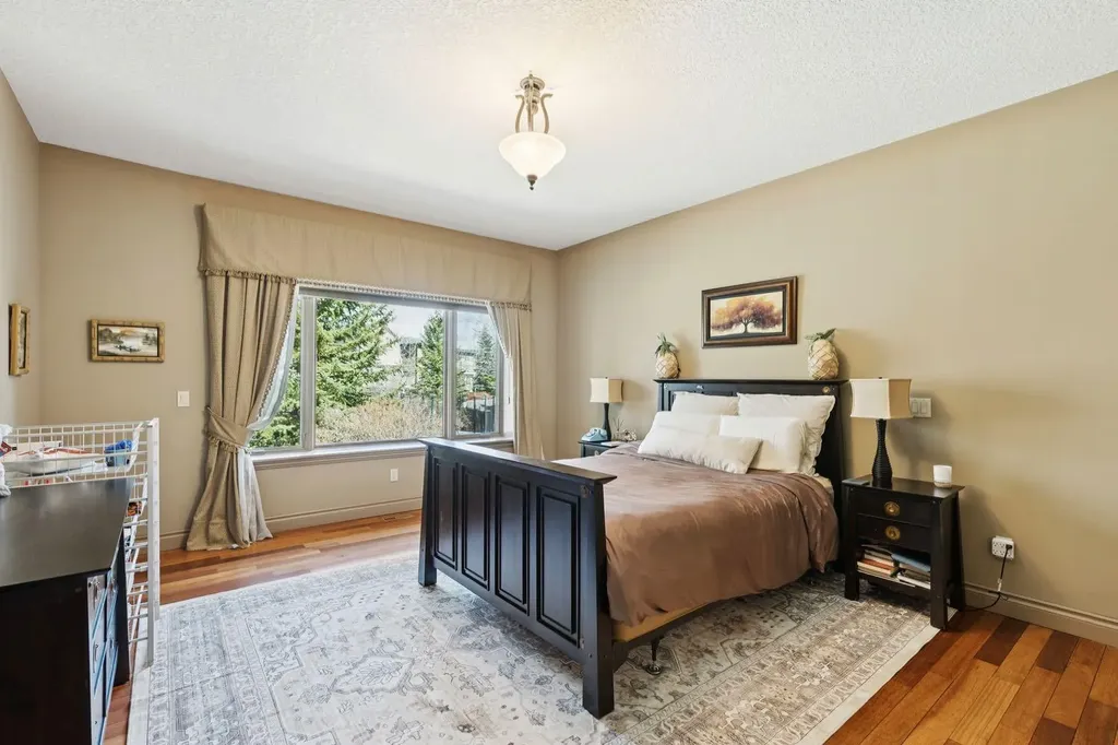 212 Aspen Meadows Place SW Calgary AB T5H 4T2