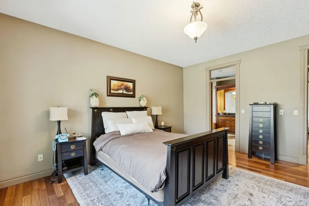 212 Aspen Meadows Place SW Calgary AB T5H 4T2