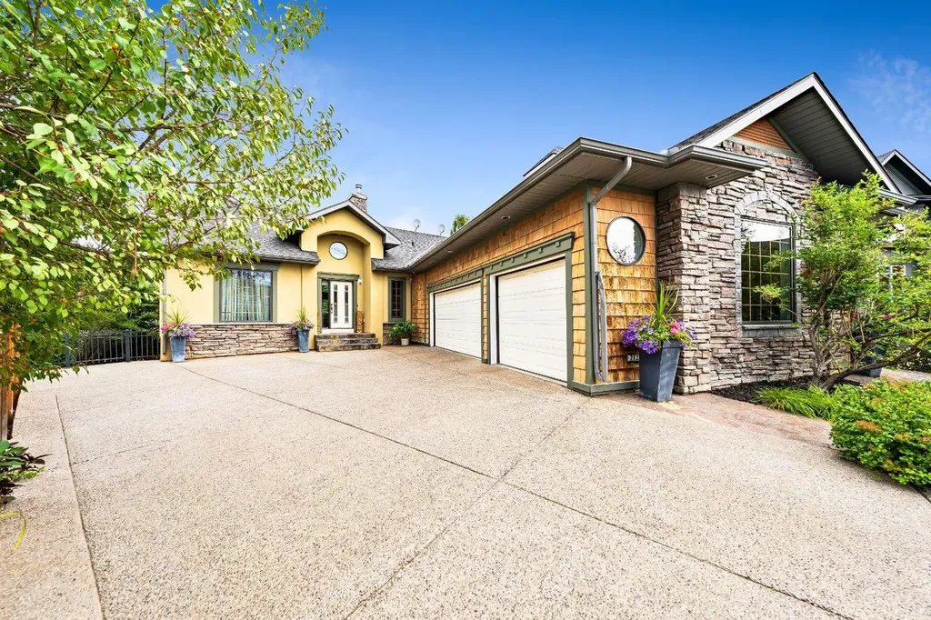 212 Aspen Meadows Place SW Calgary AB T5H 4T2