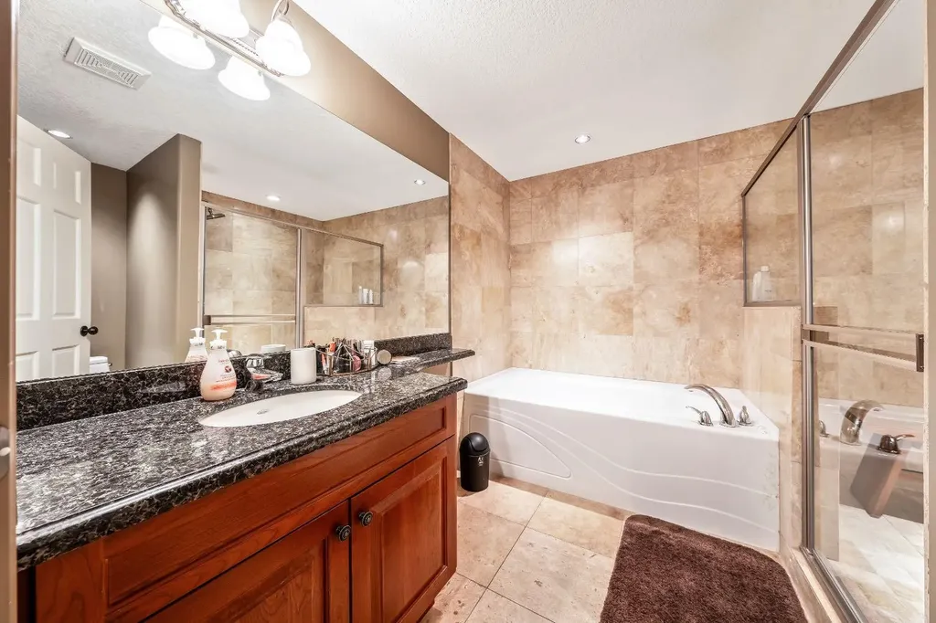212 Aspen Meadows Place SW Calgary AB T5H 4T2