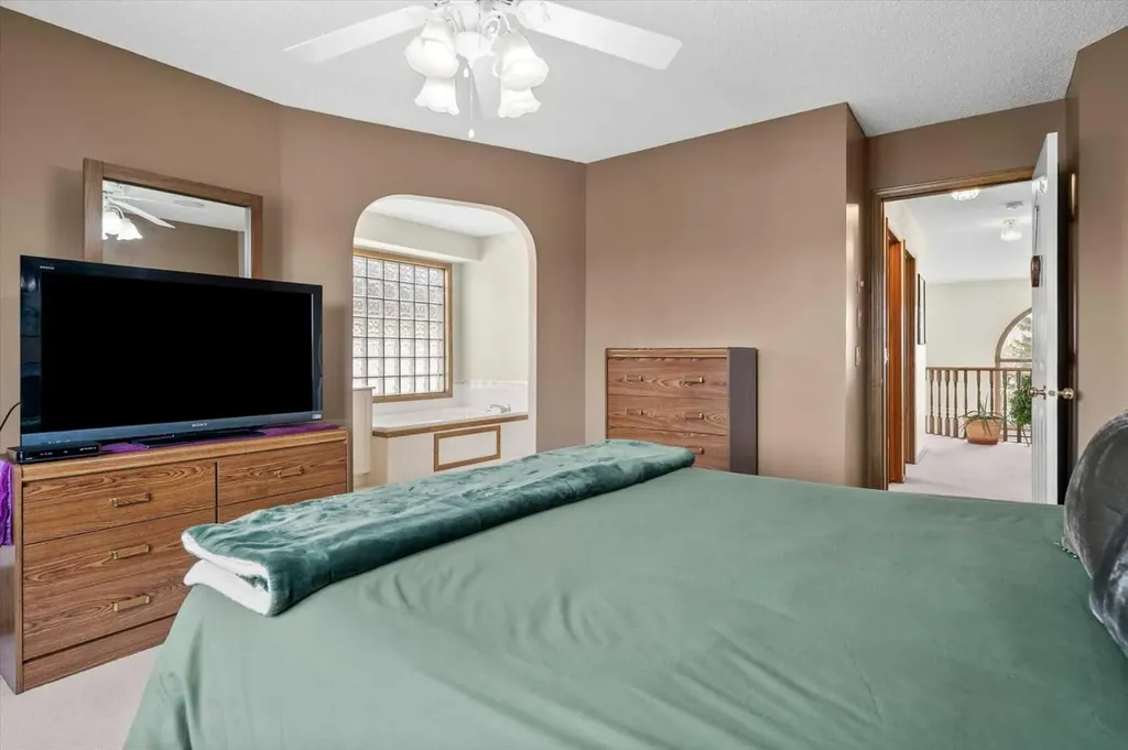 4 Citadel Meadow Court NW Calgary AB T3G4K6