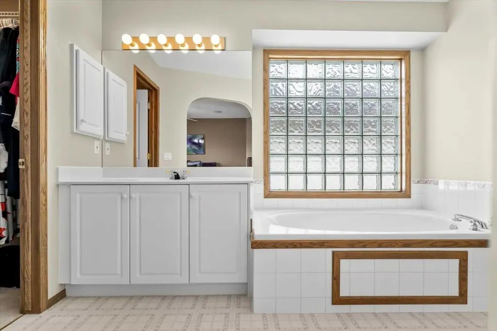 4 Citadel Meadow Court NW Calgary AB T3G4K6