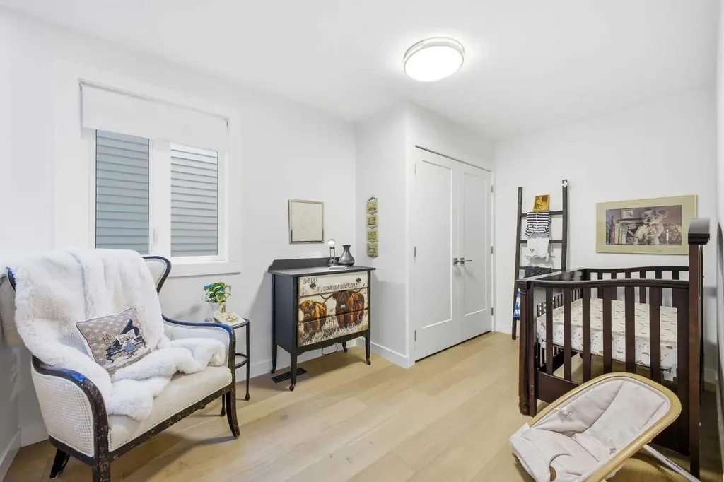 3817 18 Street SW Calgary AB T2T 4V2