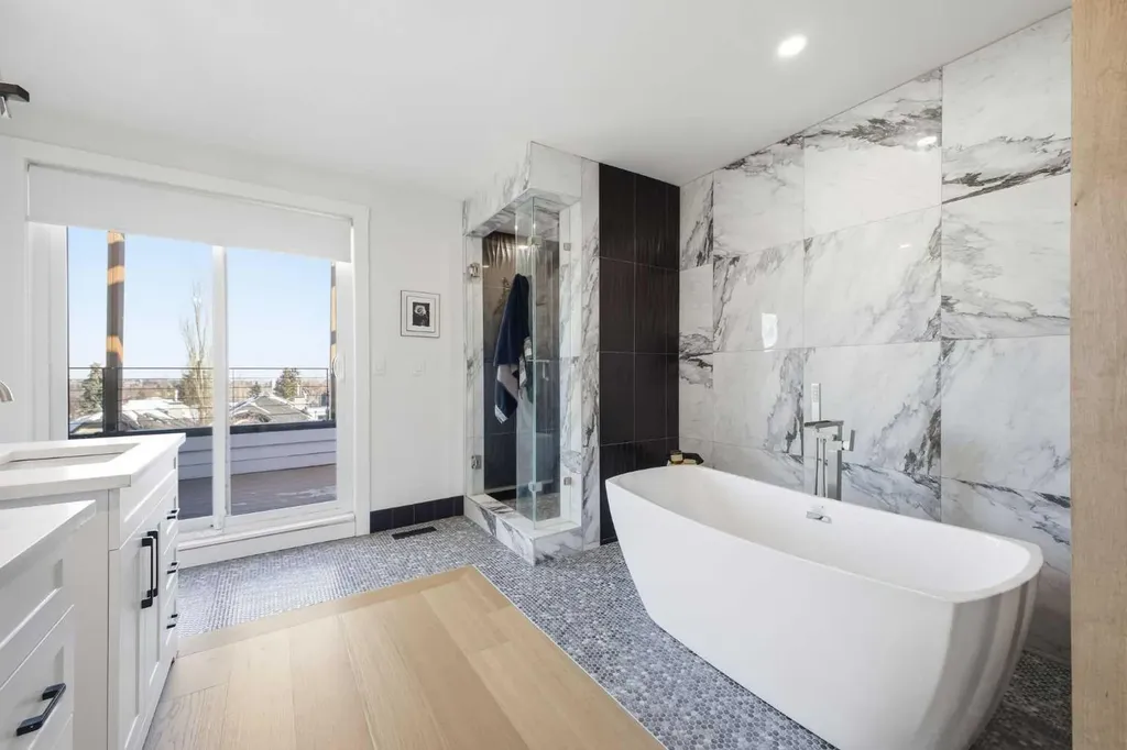 3817 18 Street SW Calgary AB T2T 4V2