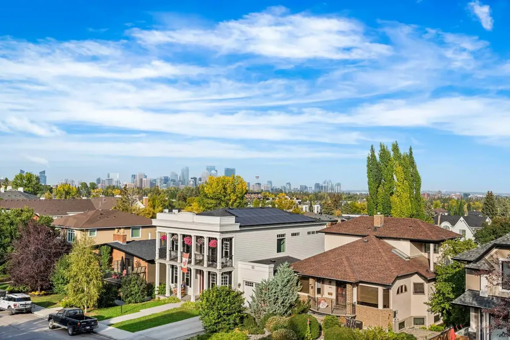 3817 18 Street SW Calgary AB T2T 4V2