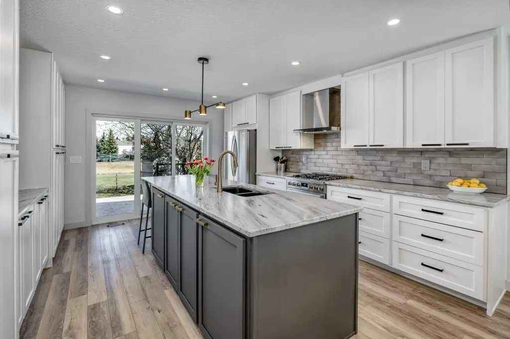 79 Riverview Circle Cochrane AB T4C 1K4