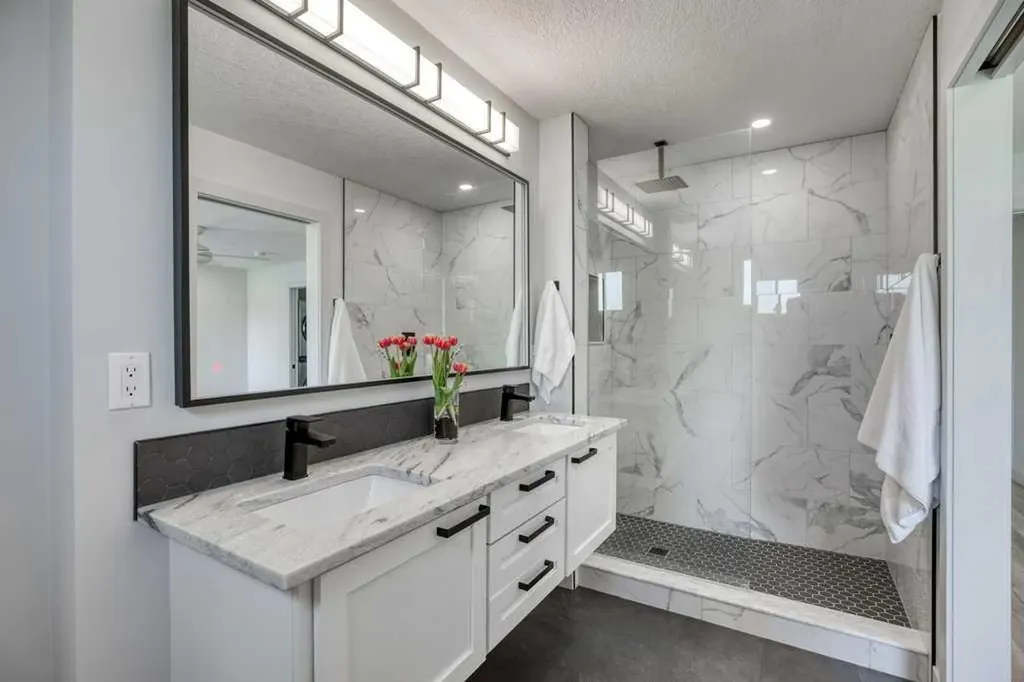 79 Riverview Circle Cochrane AB T4C 1K4