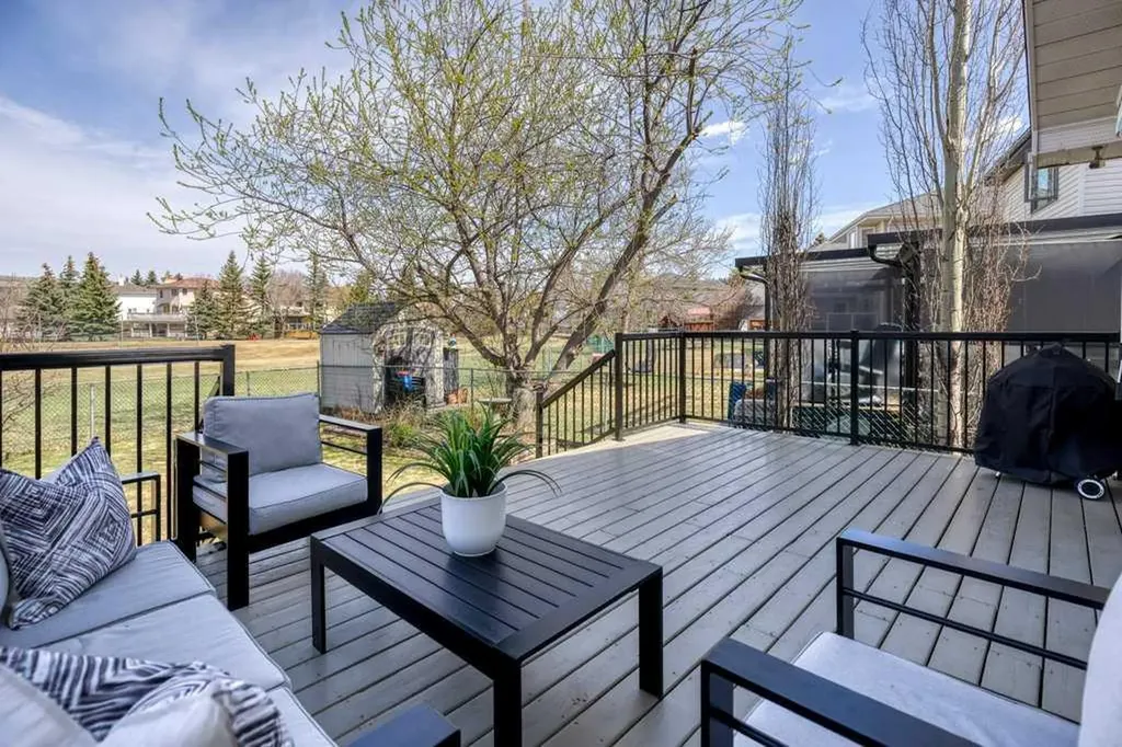 79 Riverview Circle Cochrane AB T4C 1K4