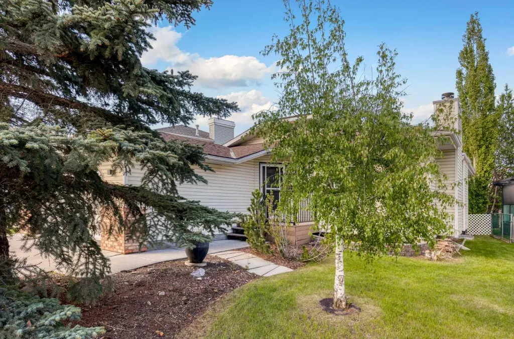 79 Riverview Circle Cochrane AB T4C 1K4
