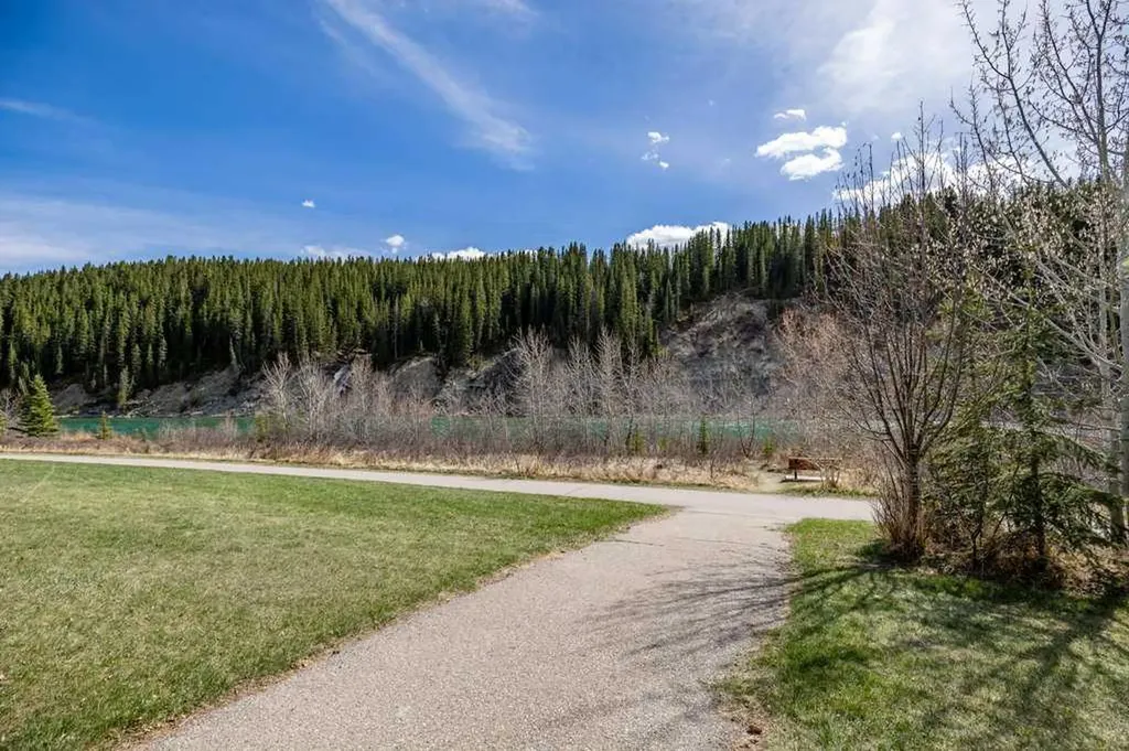 79 Riverview Circle Cochrane AB T4C 1K4