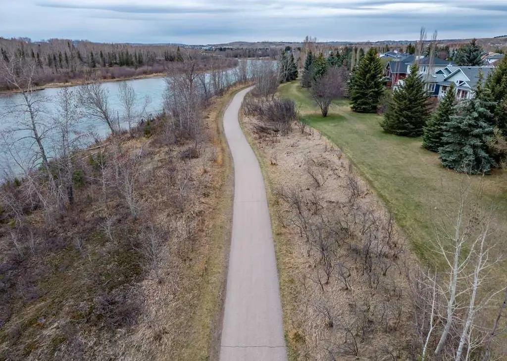 79 Riverview Circle Cochrane AB T4C 1K4