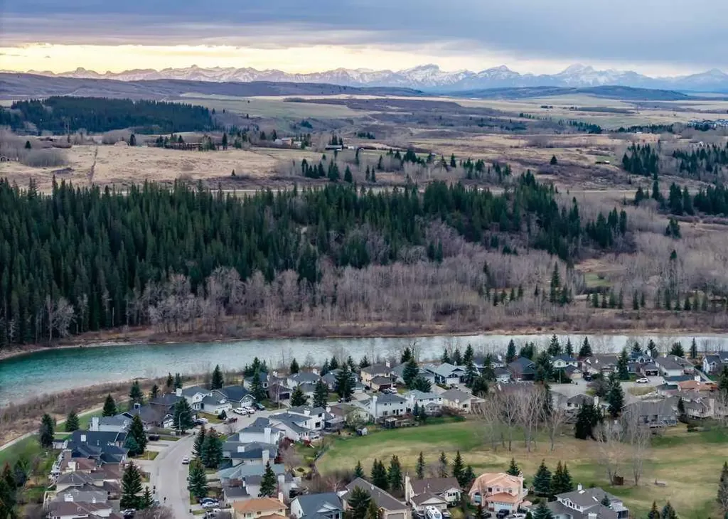79 Riverview Circle Cochrane AB T4C 1K4